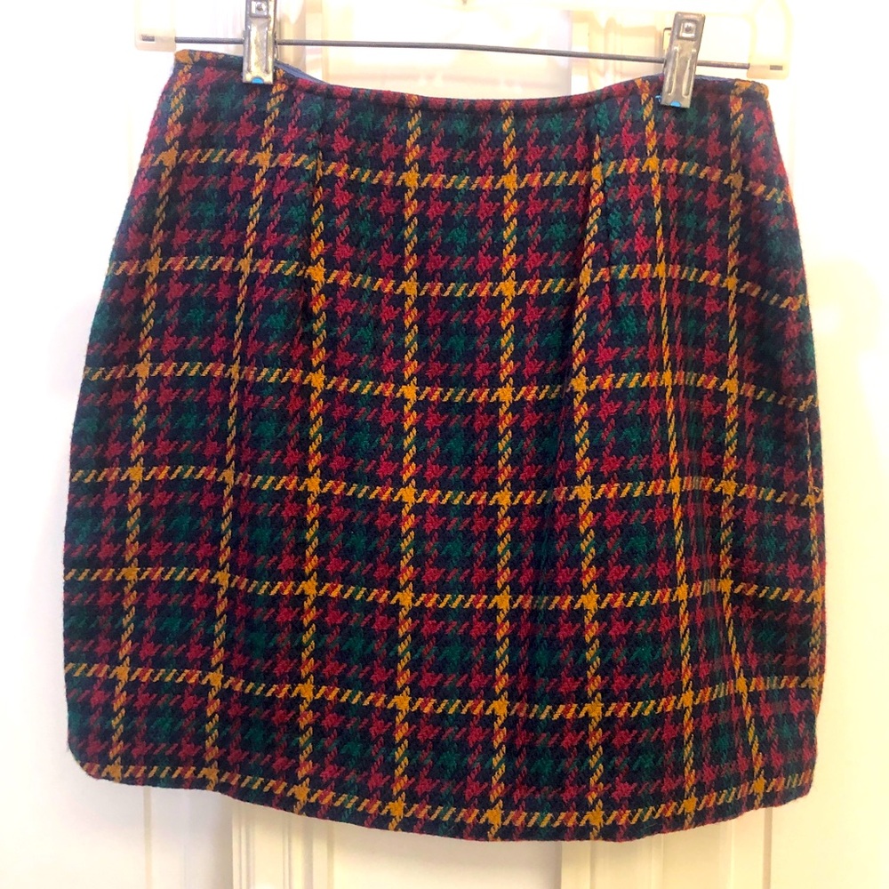 Sale! Bundle w/others! Cute Mini skirt! Lined! Size 6!  work or Nightout Love ❤️